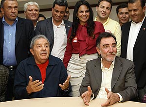 O ex-presidente Lula participa de encontro com candidatos do PT em Belo Horizonte ao lado de Patrus Ananias