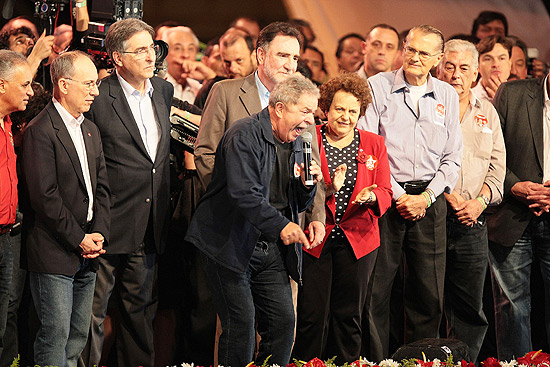 Ex presidente Lula participa de comício ao lado do candidato a prefeito de Belo Horizonte, Patrus Ananias(PT MG)