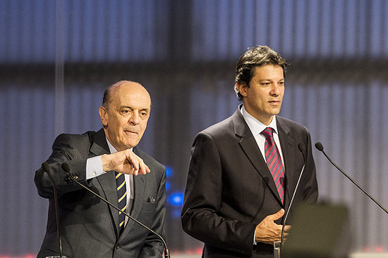 Os candidatos Jos Serra (esq.) e Fernando Haddad durante debate eleitoral 