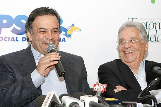 Senador Acio Neves ( esq.) e o ex-presidente FHC em encontro nacional do PSDB em dezembro passado