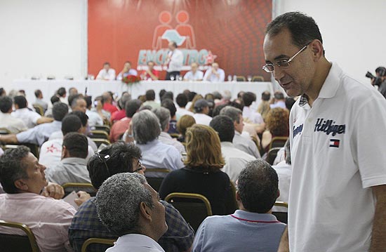 João Paulo Cunha durante evento do PT em Embu das Artes, na região metropolitana de SP