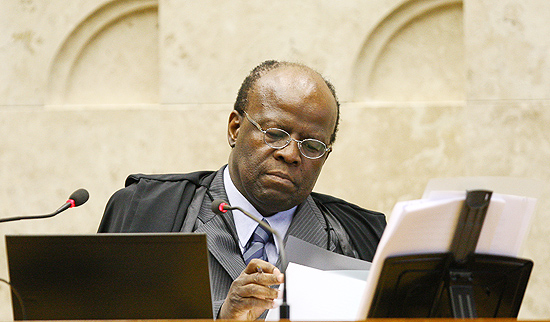 Joaquim Barbosa durante sesso de julgamento do mensalo no STF