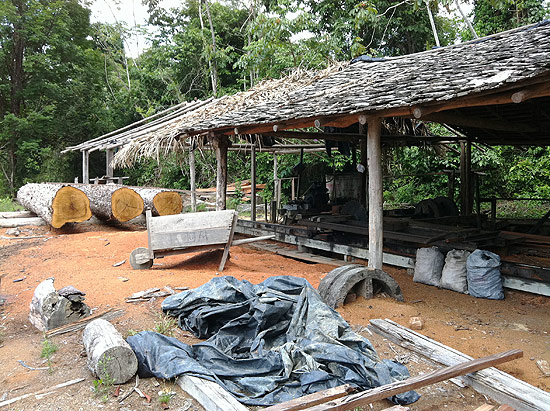 Serraria ilegal flagrada no entorno da área de Anambé, no Pará, em 2011