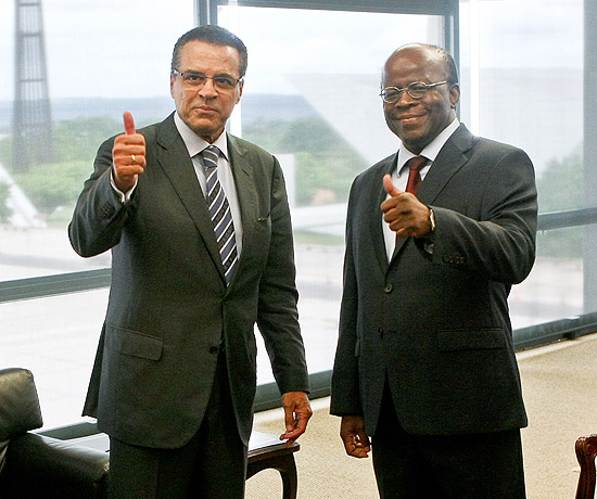Presidente da Cmara, Henrique Alves, durante visita ao presidente do Supremo, Joaquim Barbosa, em Braslia