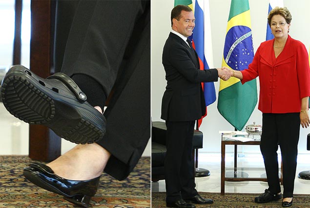 Dilma Rousseff recebe o primeiro-ministro da Rússia, Dmitri Medvedev, no Palácio do Planalto; a presidente está com o pé lesionado após um acidente na Bahia durante o carnaval 