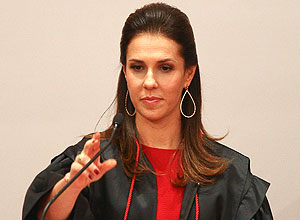 Luciana Lóssio durante cerimônia em que foi empossada ministra do TSE