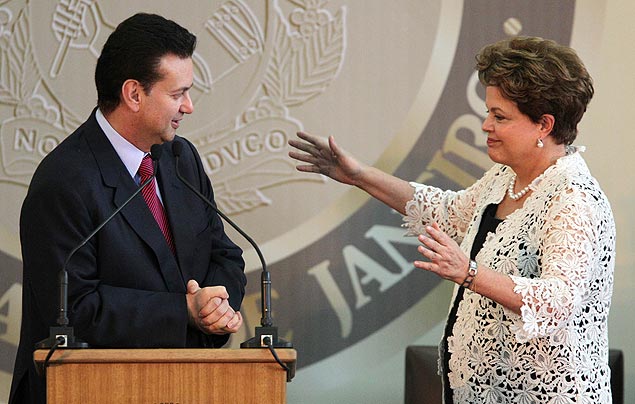 Em 2012, o ento prefeito de So Paulo Gilberto Kassab homenageou a presidente Dilma com a medalha 25 de janeiro