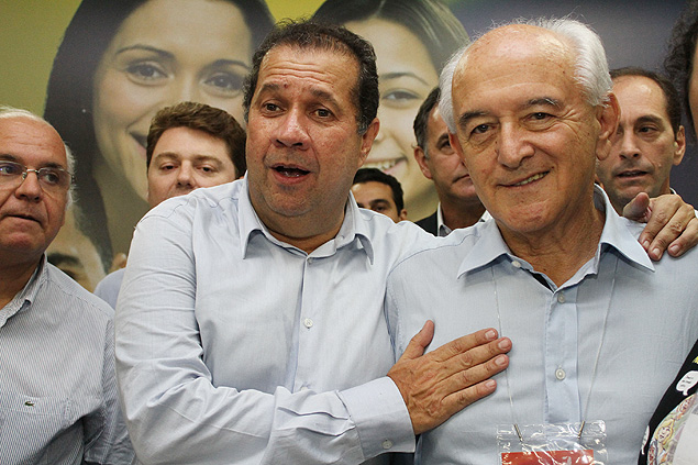 Presidente do PDT, Carlos Lupi, e ministro Manoel Dias (Trabalho) na conveno do partido em Luzinzia (GO)