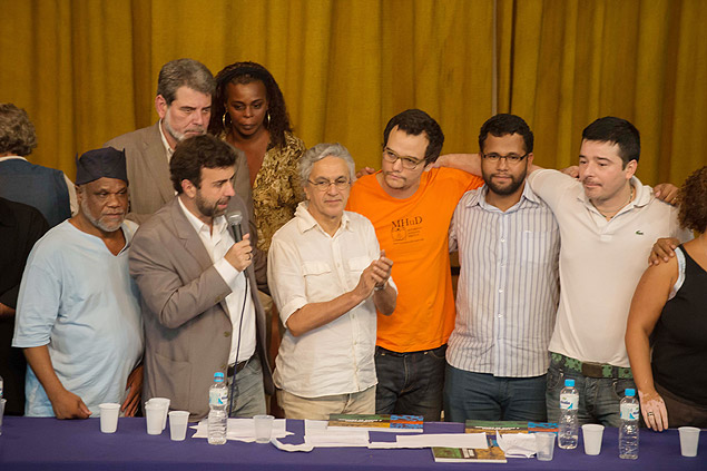 Protesto contra Feliciano reuniu artistas, polticos e representantes de movimentos sociais e religiosos no Rio