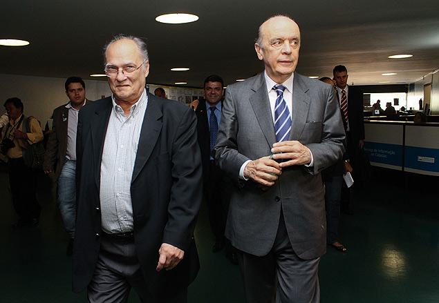 O deputado Roberto Freire e o ex-governador José Serra participaram da Conferência Política Nacional do PPS