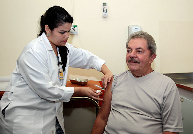 Ex-presidente Luiz Inácio Lula da Silva é vacinado gripe em São Bernardo do Campo