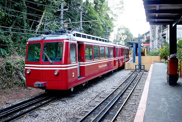 Instituto lana edital para concesso e modernizao do trem do Corcovado; imagem mostra trem atual