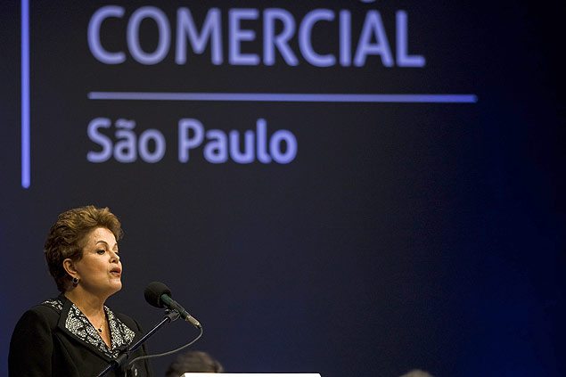 Dilma Rousseff discursa durante posse da nova diretoria da Associação Comercial de São Paulo