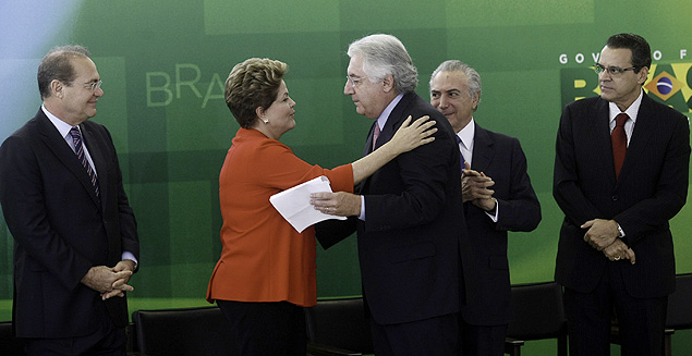 Presidente Dilma Rousseff elogiou o novo ministro Guilherme Afif Domingos em cerimônia de posse da Secretaria da Micro e Pequena Empresa