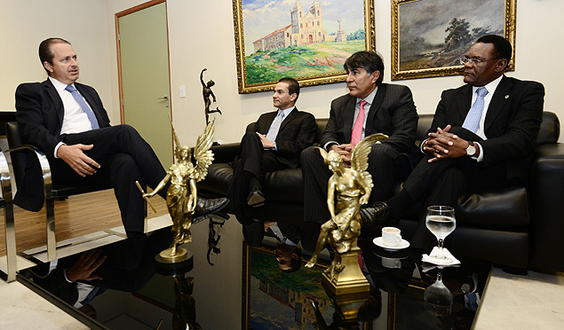 Eduardo Campos em encontro com dirigentes do PRB que aconteceu na sede provisria do governo de Pernambuco
