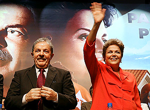 Lula e Dilma em evento em comemoração aos 10 anos do PT no governo federal, em Porto Alegre, no mês passado
