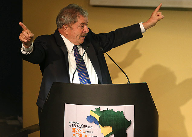 O ex-presidente Lula discursa para empresrios na sede da CNI; petista disse que pessimismo fez PIB cair