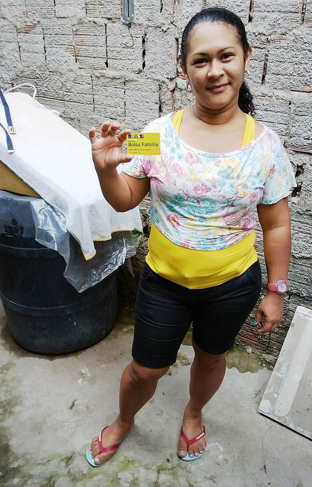 Diana dos Santos; porque seu carto tem final "9", ela s poderia receber o benefcio em 29.mai, mas sacou o dinheiro em 17.mai