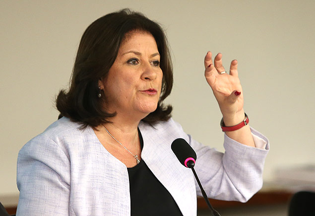 Ministra Miriam Belchior durante audincia na Cmara