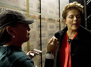 Celso Kamura making up president Dilma Rousseff 