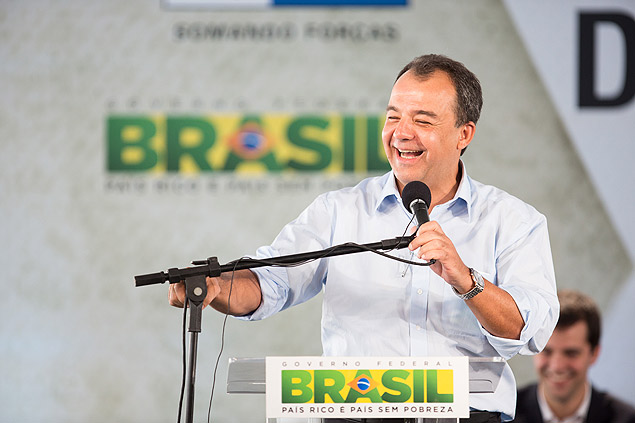 O governador do Rio de Janeiro, Srgio Cabral (PMDB), durante discurso no Complexo Esportivo da Rocinha, zona sul do Rio