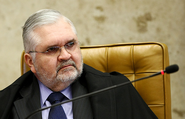O atual procurador-Geral da Repblica, Roberto Gurgel, no plenrio do STF, em Braslia; ele se aposenta nesta quinta-feira (15)