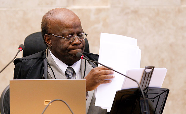 O ministro Joaquim Barbosa durante sessão do julgamento do mensalão no Supremo Tribunal Federal