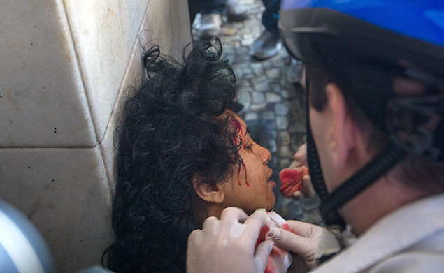 Uma manifestante foi ferida durante confuso com policiais militares no Rio de Janeiro