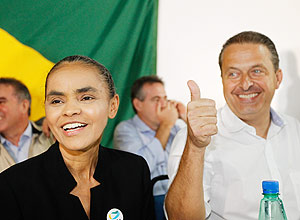 Marina Silva e Eduardo Campos sorriem <br>em Brasília durante a cerimônia de <br>filiação da ex-ministra ao PSB