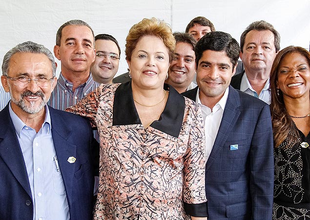 Dilma participa de evento ao lado de ACM Neto (DEM), prefeito de Salvador(à dir.), em Salvador (BA) 