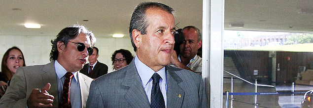 Valdemar Costa Neto renuncia ao mandato após receber ordem de prisão