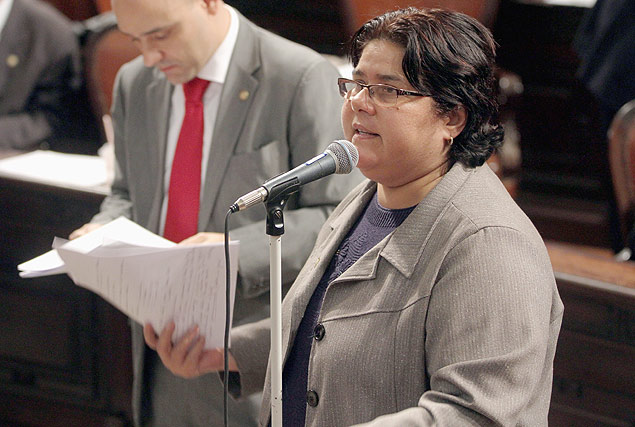 A deputada estadual Janira Rocha, ao se licenciar da presidncia do Diretrio Estadual do PSOL, em setembro