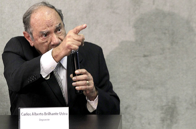 Carlos Alberto Brilhante Ustra em audiência pública promovida pela Comissão Nacional da Verdade, em maio de 2013