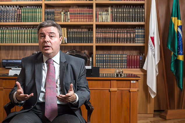 O senador eleito Antonio Anastasia (PSDB) durante entrevista em Belo Horizonte