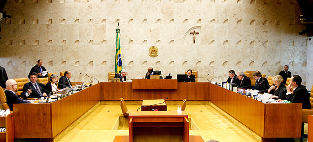 Ministros do Supremo participam do julgamento de sete recursos sobre o processo de demarcao de terra indgena Raposa Serra do Sol, em Roraima