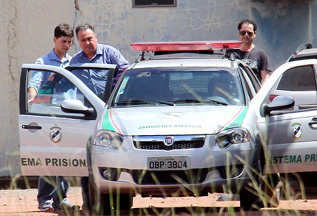 O ex-deputado Pedro Henry sai do IML em Cuiab aps realizar o exame de corpo de delito