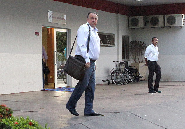O ex-deputado Pedro Henry, que  mdico, chega para trabalhar no Hospital Santa Rosa, o maior da rede privada em Mato Grosso