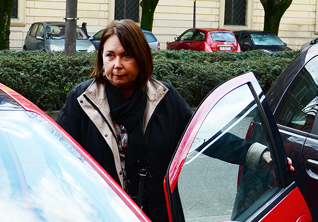 Mulher de Pizzolato, Andrea Eunice Hass deixa escritrio de advogado no centro de Modena, norte da Itlia