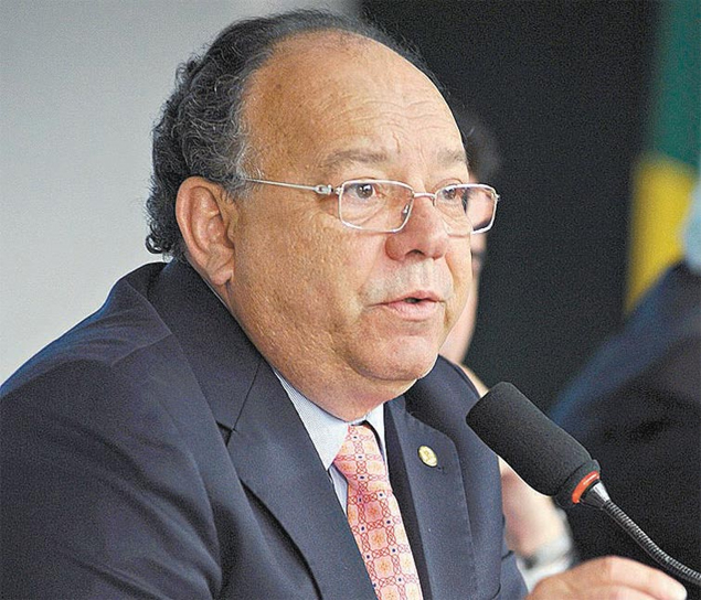 Mrio Feitoza (PMDB), que preside a Comisso de Finanas