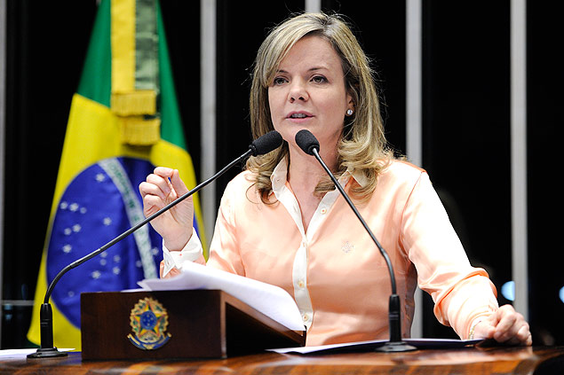 Senadora Gleisi Hoffmann (PT-PR) fez críticas a Joaquim Barbosa no plenário do Senado - http://www.flickr.com/photos/agenciasenado/12837188285/