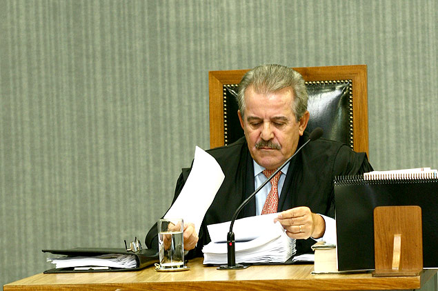 Conselheiro Robson Marinho durante sessão no Tribunal de Contas do Estado de São Paulo