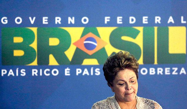 Dilma chora ao lembrar de exilados em cerimônia de concessão do Galeão, no Rio de Janeiro, na manhã desta quarta-feira (2)