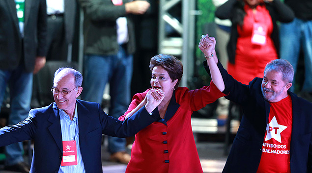 Rui Falcão, presidente do PT, Dilma Rousseff e Lula no Encontro Nacional do partido