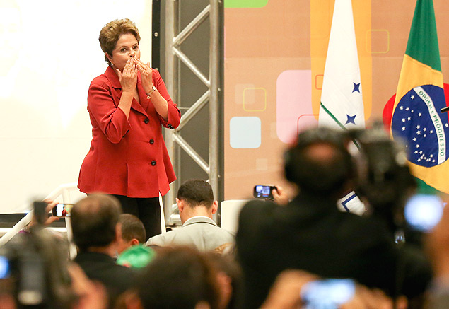 A presidente Dilma Rousseff participa de evento com representantes de ONGs