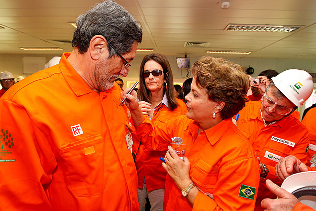 Dilma Rousseff rodeada por Srgio Gabrielli ( esq.), Graa Foster e Paulo Roberto Costa