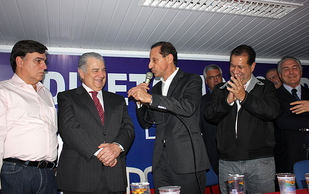 Skaf (com microfone) em anúncio de Batochio (de gravata) como seu vice na eleição de 2014