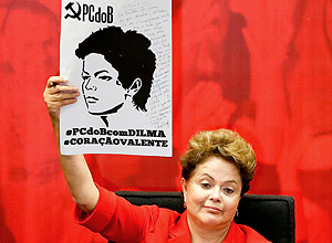 Pedro Ladeira/Folhapress Dilma lidera la intención de voto y empata con Neves en 2da vuelta
