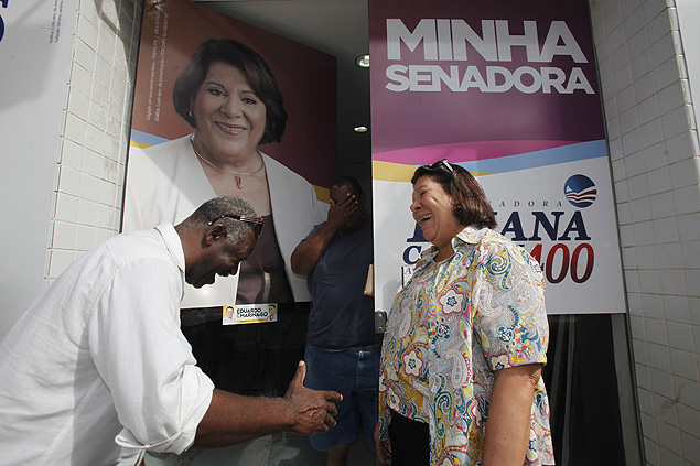 A ex-corregedora do CNJ, Eliana Calmon, em seu comit de campanha, em Salvador