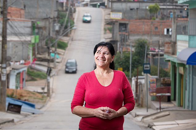 Ccera Barros  militante e puxadora de votos do PT na periferia de Guarulhos h quatro eleies
