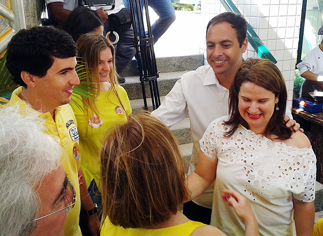 O governador eleito de Pernambuco, Paulo Cmara, e a mulher Ana Luiza Cmara